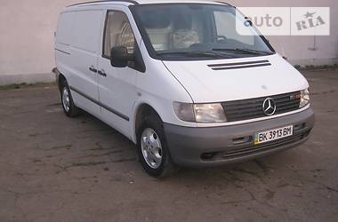 Грузопассажирский фургон Mercedes-Benz Vito 2002 в Ровно