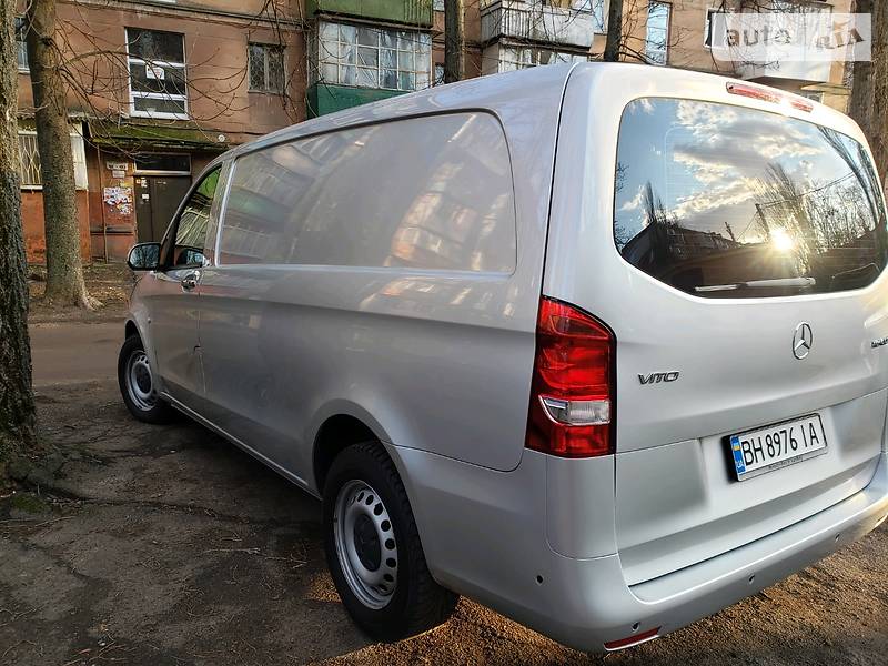 Вантажопасажирський фургон Mercedes-Benz Vito 2016 в Одесі