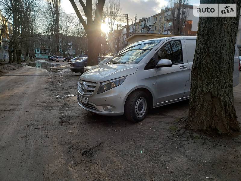 Вантажопасажирський фургон Mercedes-Benz Vito 2016 в Одесі
