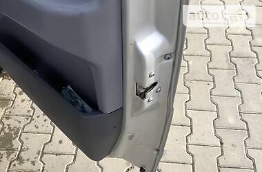 Вантажопасажирський фургон Mercedes-Benz Vito 2005 в 