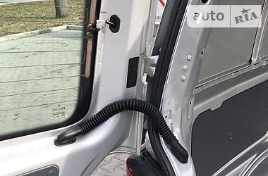 Вантажопасажирський фургон Mercedes-Benz Vito 2005 в 