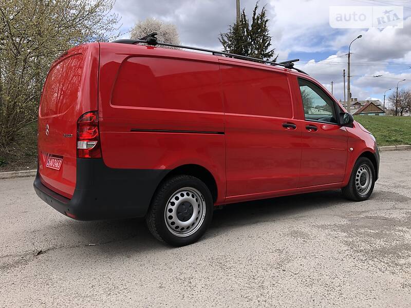 Вантажопасажирський фургон Mercedes-Benz Vito 2015 в Луцьку