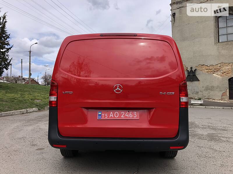 Вантажопасажирський фургон Mercedes-Benz Vito 2015 в Луцьку