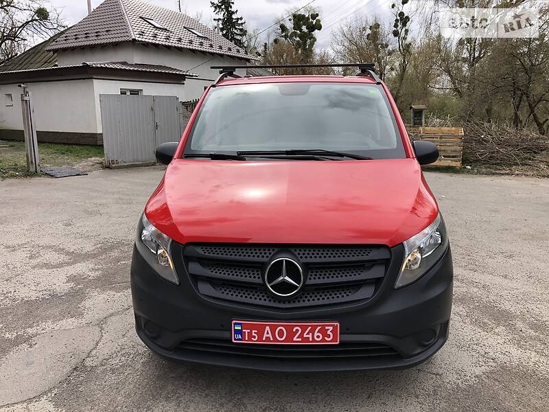 Вантажопасажирський фургон Mercedes-Benz Vito 2015 в Луцьку