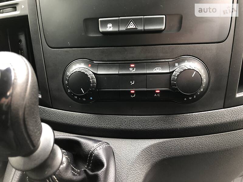 Вантажопасажирський фургон Mercedes-Benz Vito 2015 в Луцьку