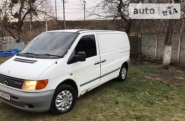 Вантажопасажирський фургон Mercedes-Benz Vito 2000 в 