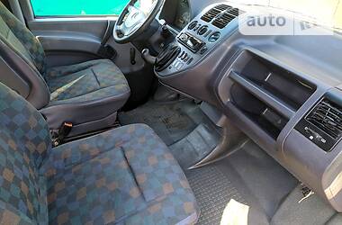 Вантажопасажирський фургон Mercedes-Benz Vito 2001 в 