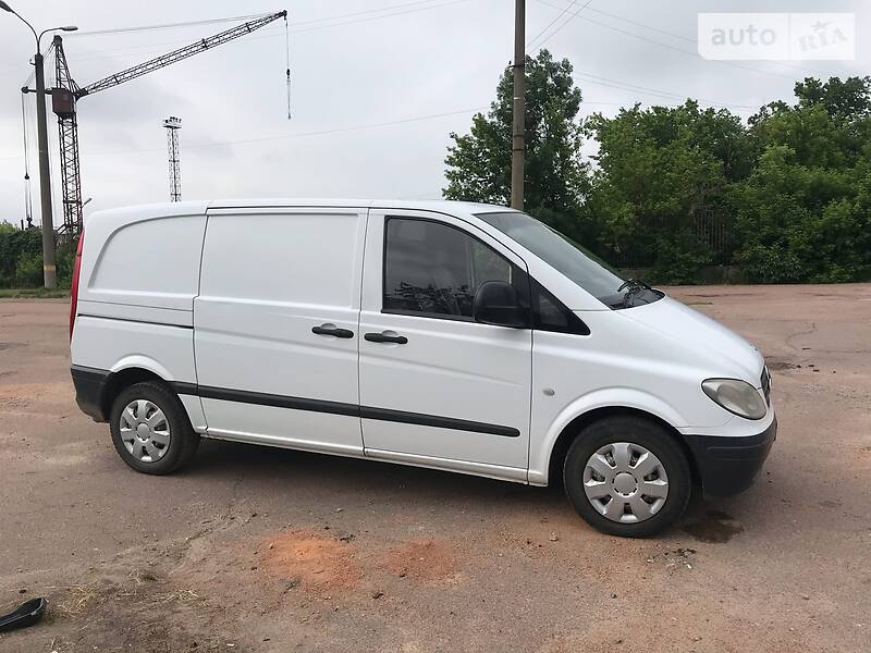 Вантажопасажирський фургон Mercedes-Benz Vito 2006 в Бердичеві