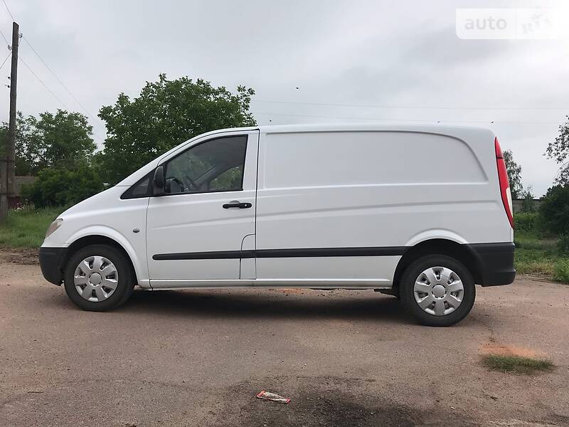 Вантажопасажирський фургон Mercedes-Benz Vito 2006 в Бердичеві