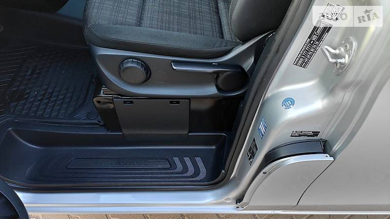 Вантажопасажирський фургон Mercedes-Benz Vito 2016 в Чернівцях