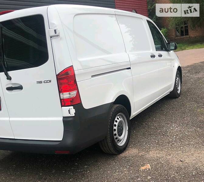 Грузопассажирский фургон Mercedes-Benz Vito 2017 в Казатине