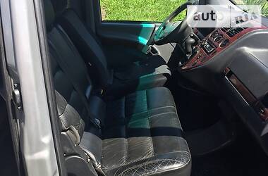 Вантажопасажирський фургон Mercedes-Benz Vito 2001 в 