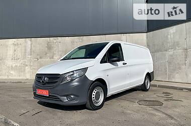 Вантажопасажирський фургон Mercedes-Benz Vito 2015 в 
