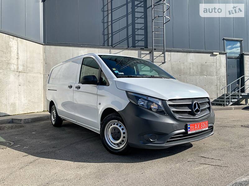 Вантажопасажирський фургон Mercedes-Benz Vito 2015 в 