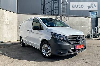 Вантажопасажирський фургон Mercedes-Benz Vito 2015 в 