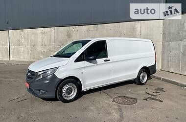 Вантажопасажирський фургон Mercedes-Benz Vito 2015 в 