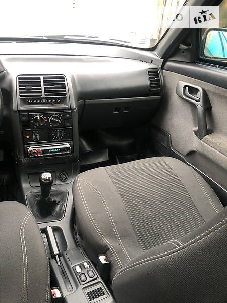 Грузопассажирский фургон Mercedes-Benz Vito 2002 в Кременчуге фото 6 Грузопассажирский фургон Mercedes-Benz Vito 2002 в Кременчуге