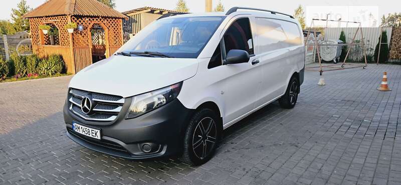 Вантажний фургон Mercedes-Benz Vito 2016 в Олевську