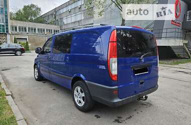 Грузовой фургон Mercedes-Benz Vito 2006 в Черновцах