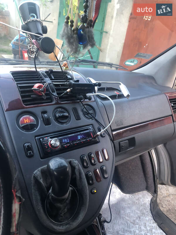Мінівен Mercedes-Benz Vito 2002 в Ізмаїлі фото 4 Мінівен Mercedes-Benz Vito 2002 в Ізмаїлі