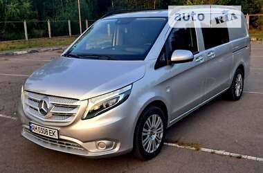 Вантажопасажирський фургон Mercedes-Benz Vito 2016 в Бердичеві