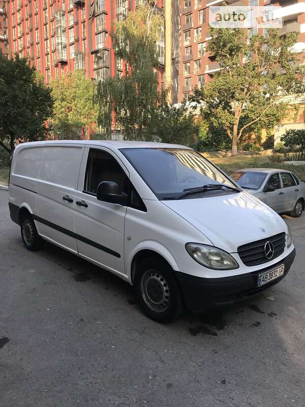 Грузопассажирский фургон Mercedes-Benz Vito 2005 в Виннице