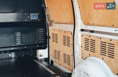 Грузовой фургон Mercedes-Benz Vito 2011 в 