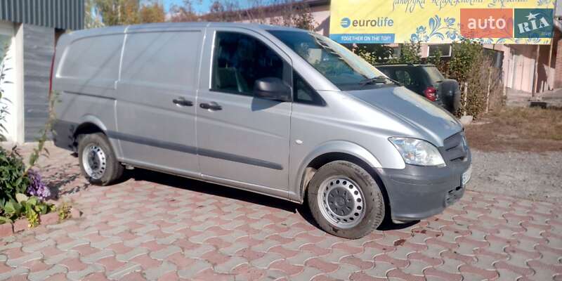 Вантажний фургон Mercedes-Benz Vito 2012 в Чорткові