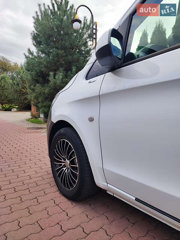 Минивэн Mercedes-Benz Vito 2015 в Черновцах