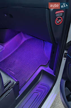 Минивэн Mercedes-Benz Vito 2020 в 