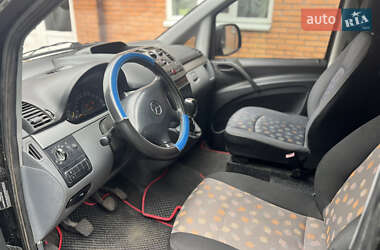 Вантажопасажирський фургон Mercedes-Benz Vito 2005 в 