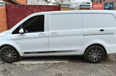 Вантажний фургон Mercedes-Benz Vito 2015 в 