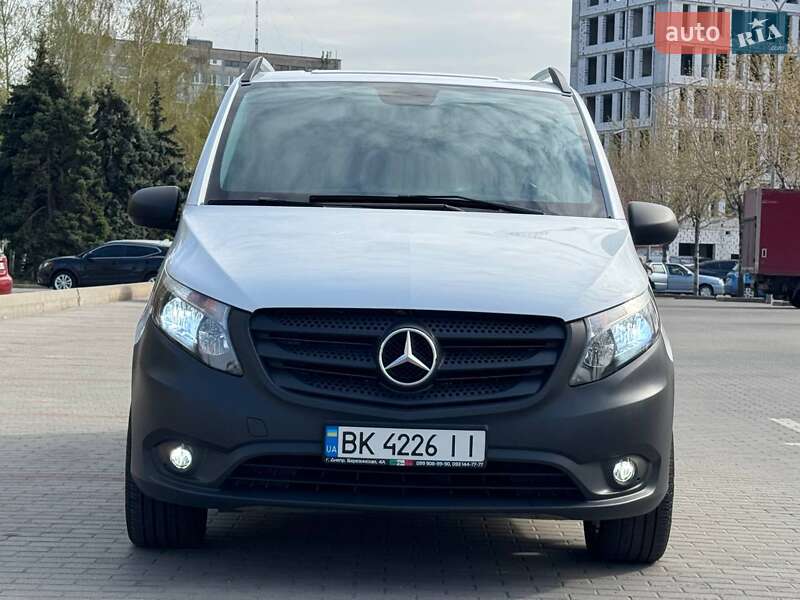 Вантажний фургон Mercedes-Benz Vito 2018 в Дніпрі