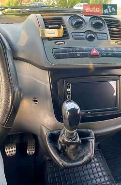 Минивэн Mercedes-Benz Vito 2004 в 