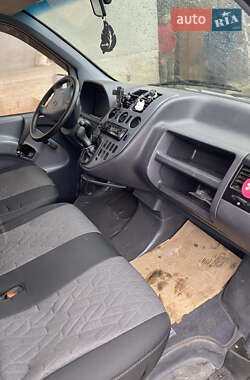 Грузовой фургон Mercedes-Benz Vito 2001 в Черновцах