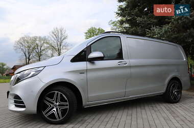Мінівен Mercedes-Benz Vito 2022 в 