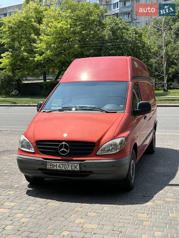 Вантажний фургон Mercedes-Benz Vito 2008 в 