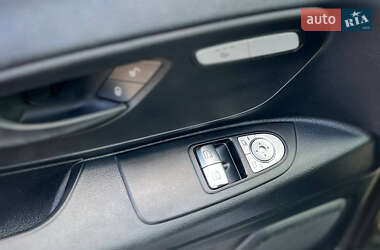 Грузовой фургон Mercedes-Benz Vito 2021 в 