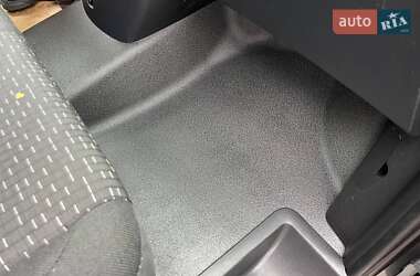 Грузовой фургон Mercedes-Benz Vito 2021 в 