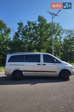 Вантажопасажирський фургон Mercedes-Benz Vito 2005 в 