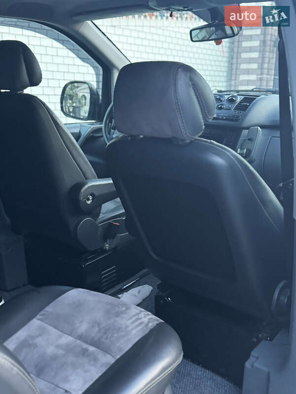 Минивэн Mercedes-Benz Vito 2006 в Черновцах