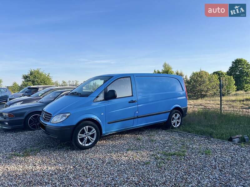 Грузовой фургон Mercedes-Benz Vito 2009 в 