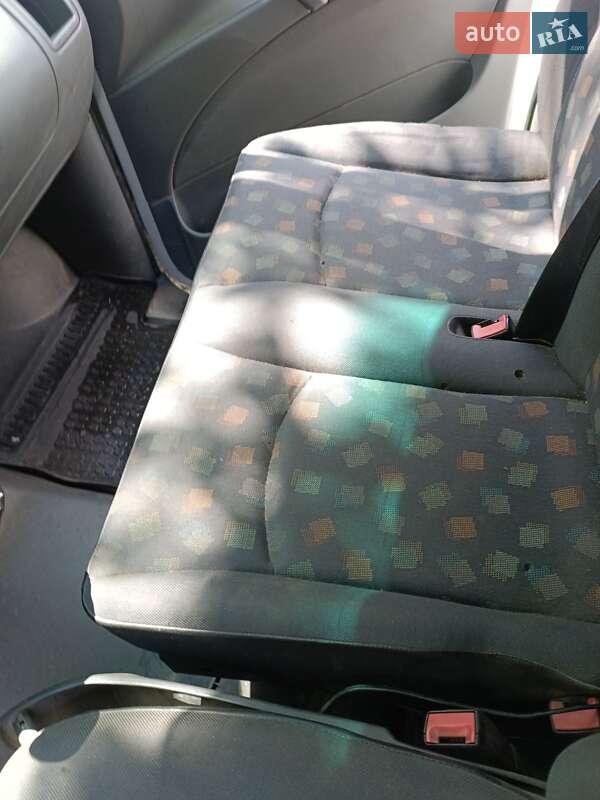 Вантажопасажирський фургон Mercedes-Benz Vito 2010 в Житомирі