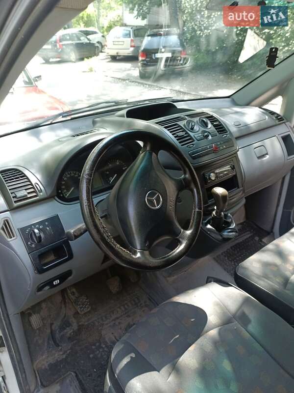 Вантажопасажирський фургон Mercedes-Benz Vito 2010 в Житомирі