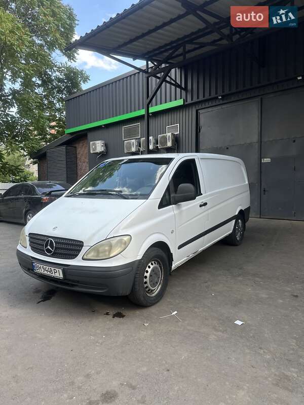 Грузовой фургон Mercedes-Benz Vito 2006 в 