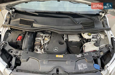 Грузовой фургон Mercedes-Benz Vito 2021 в 