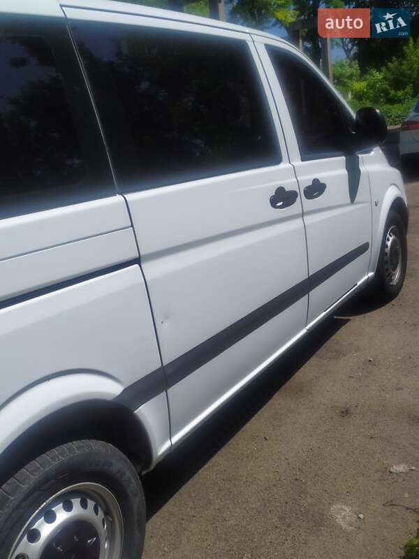 Мікроавтобус Mercedes-Benz Vito 2008 в Кам'янському