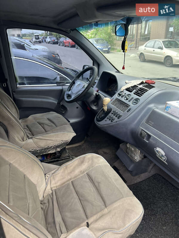 Мінівен Mercedes-Benz Vito 2002 в Києві