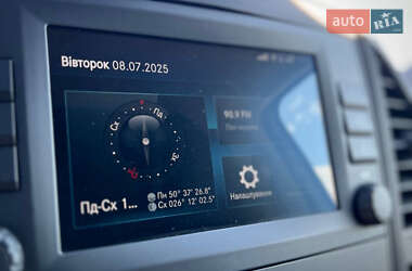 Грузовой фургон Mercedes-Benz Vito 2021 в 
