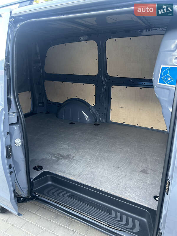 Грузовой фургон Mercedes-Benz Vito 2022 в Киеве